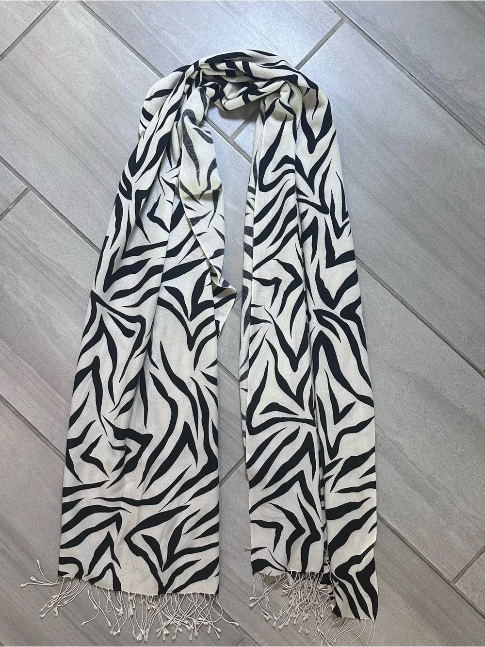 Tolani silk/pashmina Abstract Zebra Print Scarf Wrap Shawl Black Ivory Fringe